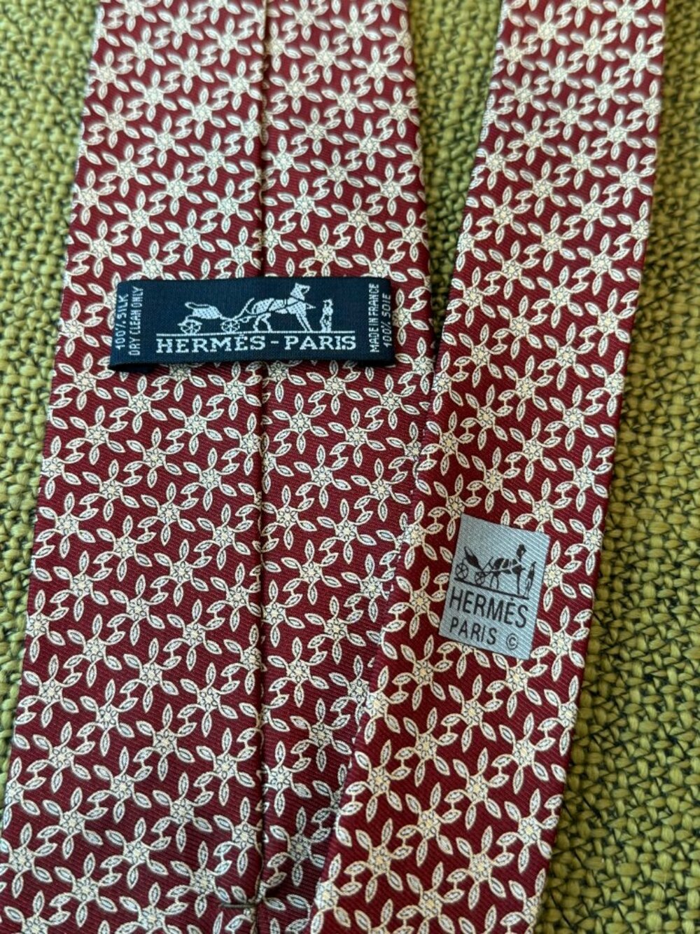 *Hermes Red Silk Tie Geometric Atomic Print all over pattern
